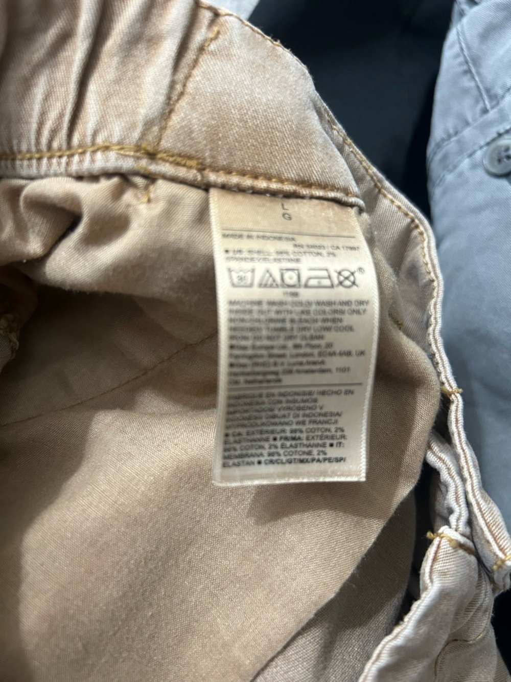 Old Navy women’s Chino Pants - Light Tan - Picture 5 of 5